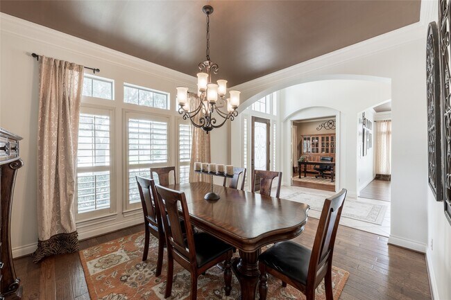 Building Photo - 2447 Monarch Terrace Dr