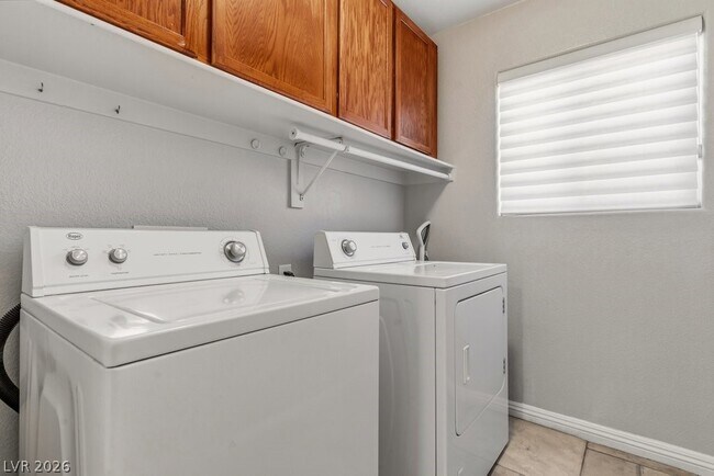 Building Photo - 8216 Rusty Sandstone Ct