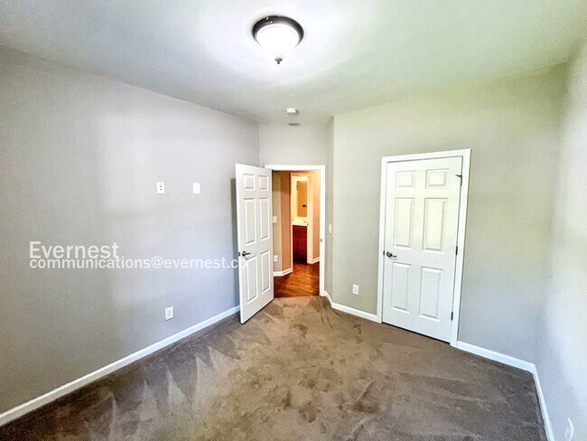 Building Photo - 2609 Vista Ln