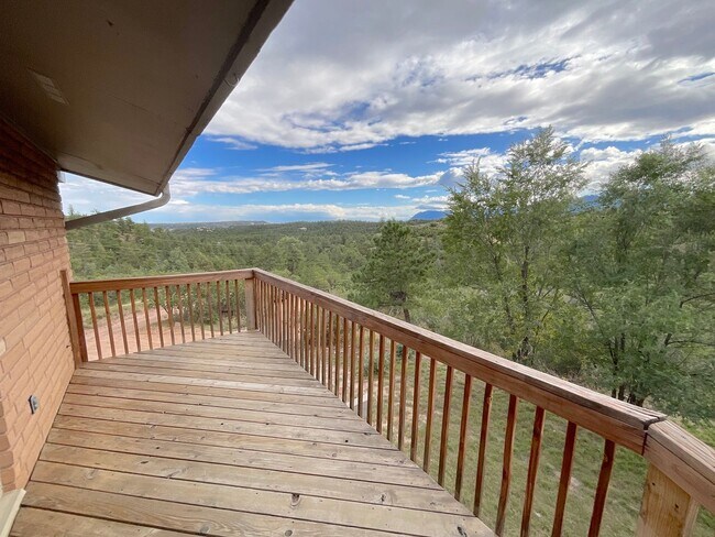 Building Photo - 5 Bedroom Home, 4.61 Acres, Available Near W Woodmen Rd & Westwood Rd!