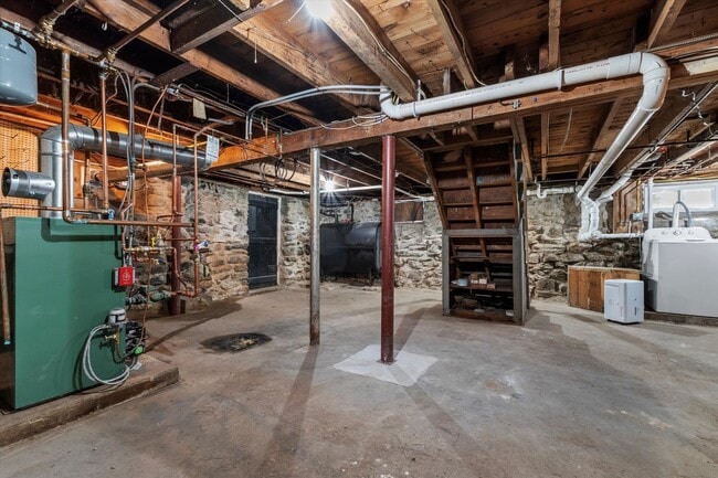 Building Photo - 3 Providence Hill Rd