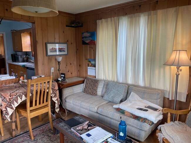 Building Photo - The Cutest 3-Bedroom Tudor - One Block Fro...