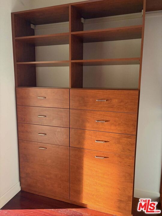 Building Photo - 832 N Las Palmas Ave