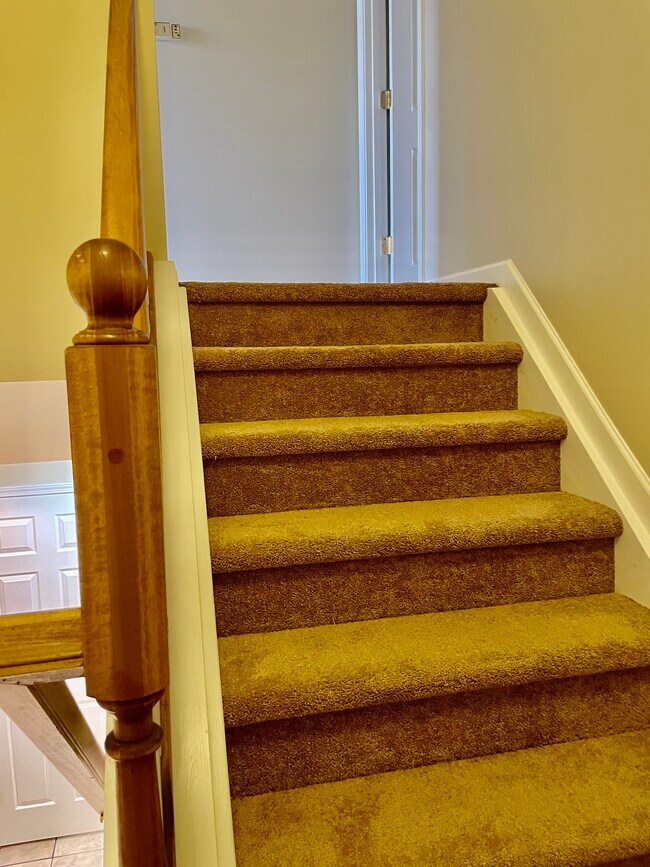 Building Photo - 1106 Oatlands Park