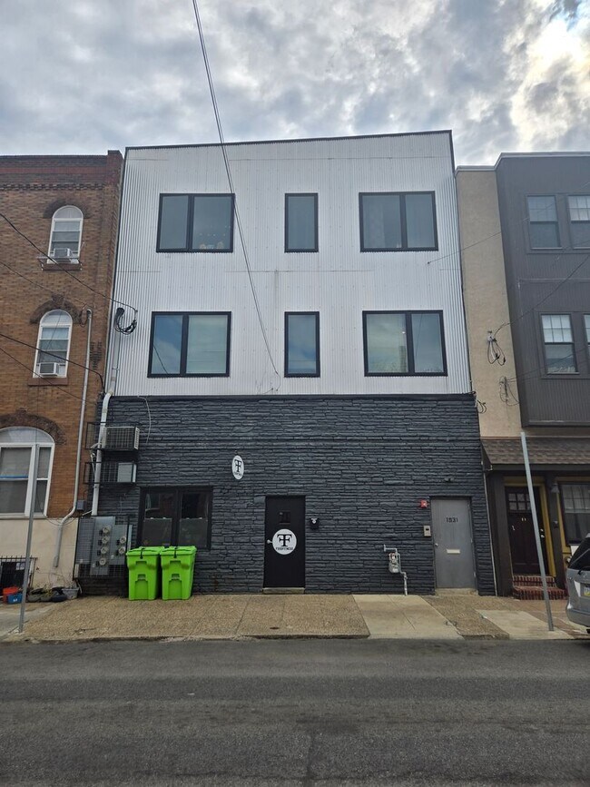 Building Photo - 1929 S 17th St