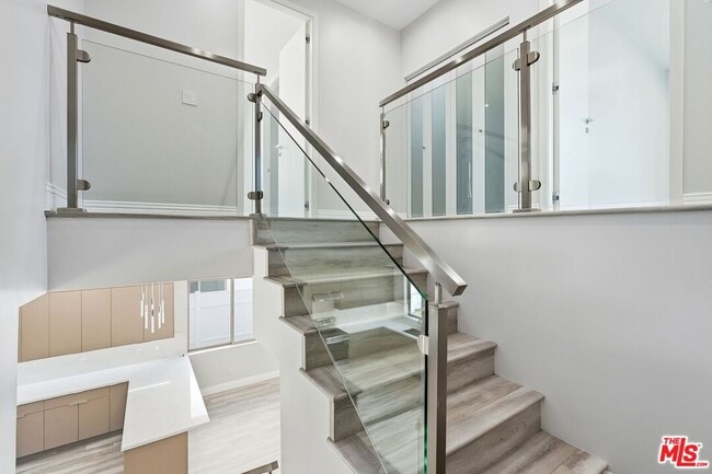 Building Photo - 6717 Sunnyslope Ave