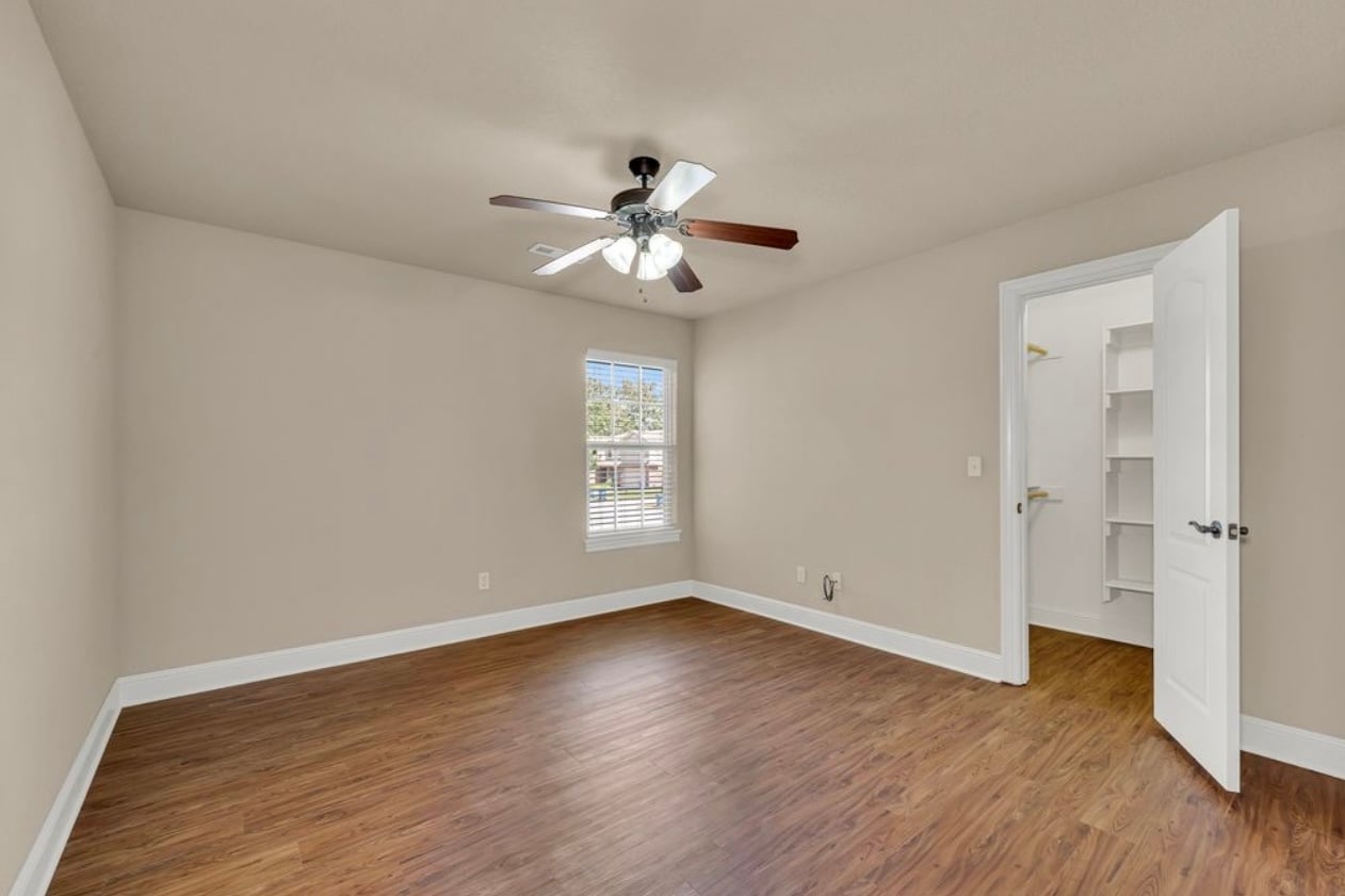 Building Photo - 602 NW 17th Ct