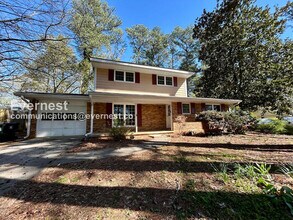 Building Photo - 3 Bed, 2.5 Bath Home with Fenced Yard & Garage / Pet-Friendly / Coming Soon!