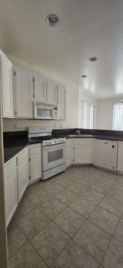 Building Photo - Chapman Heights Home