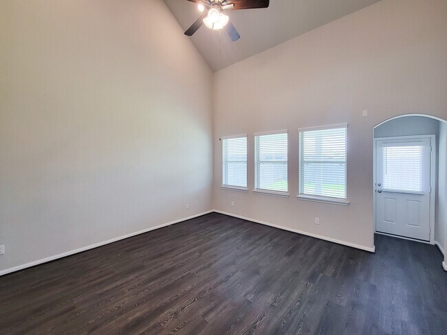 Building Photo - 10423 Astor Pt Trl