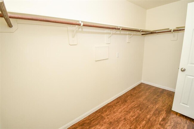 Building Photo - 2607 Verano Dr