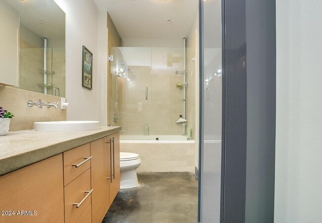 Building Photo - 4020 N Scottsdale Rd