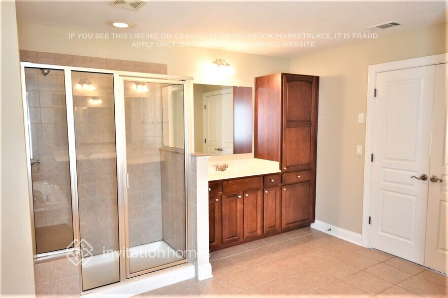 Building Photo - 2523 Kachina Trail NE