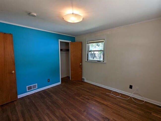 Building Photo - 4322 Doncaster Dr