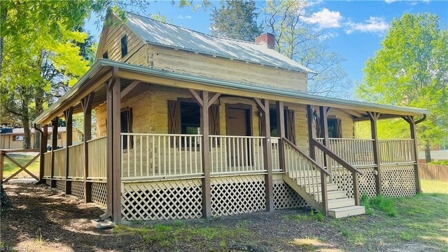Building Photo - 711 Whittier Ave