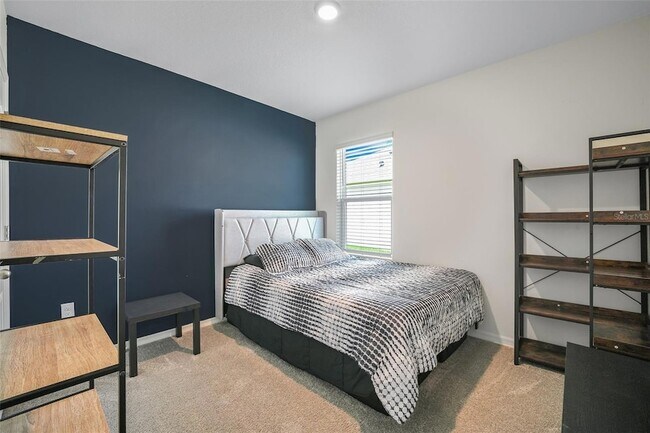 Building Photo - 5457 Hayloft Dr