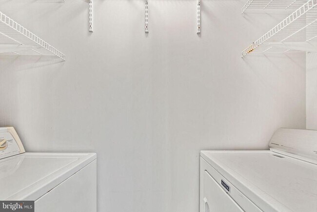 Building Photo - 509 Cascade Ct