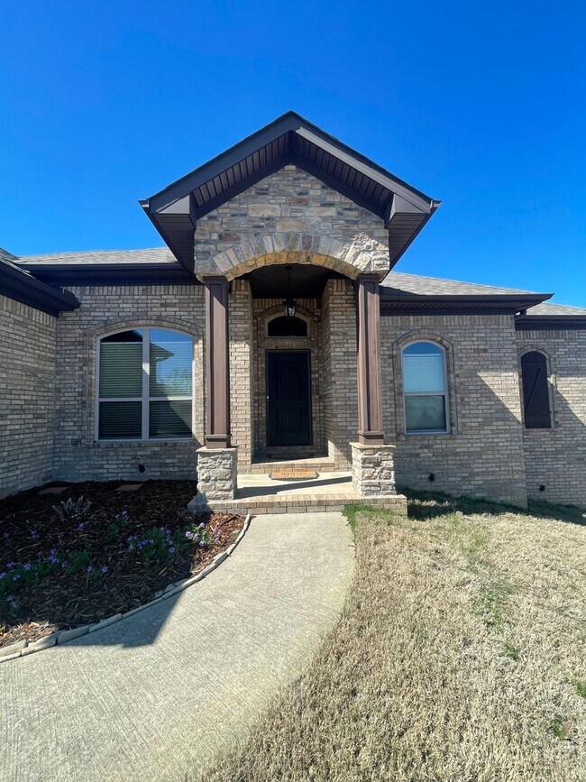 Building Photo - Great location in Sherwood