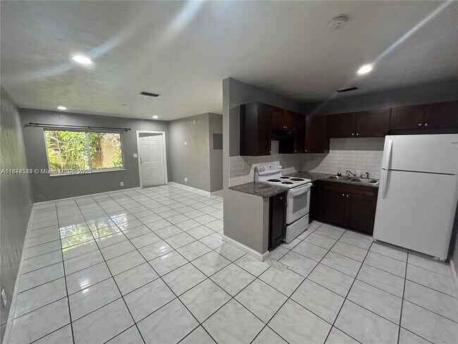 Primary Photo - 5321 NW 21st Ct
