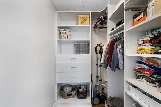 Building Photo - 170 SE 14th St