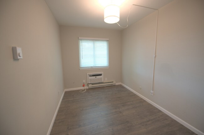 Building Photo - 7522 Hazelcrest Dr