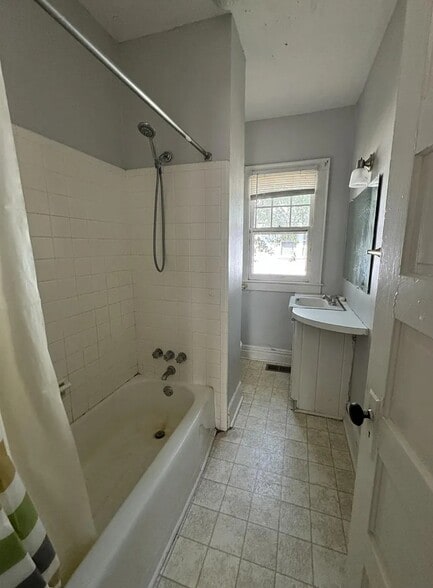 Building Photo - 311 McLeod St