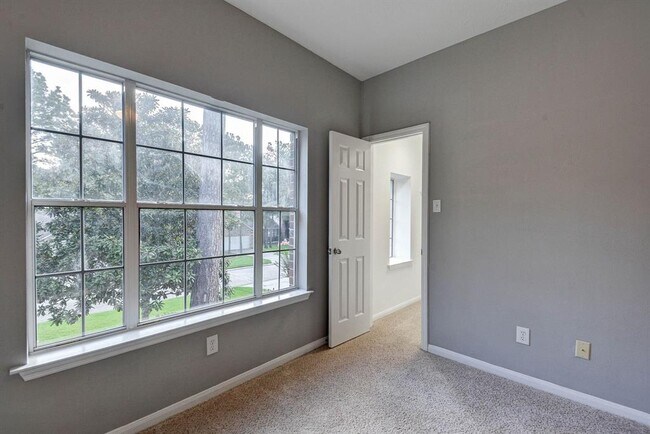 Building Photo - 182 N Millport Cir