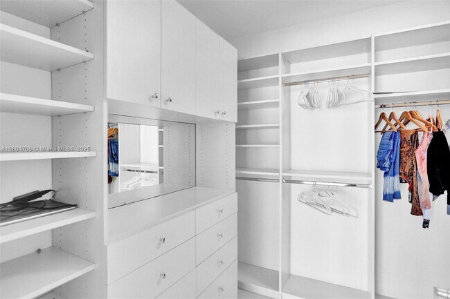 Building Photo - 3101 S Ocean Dr