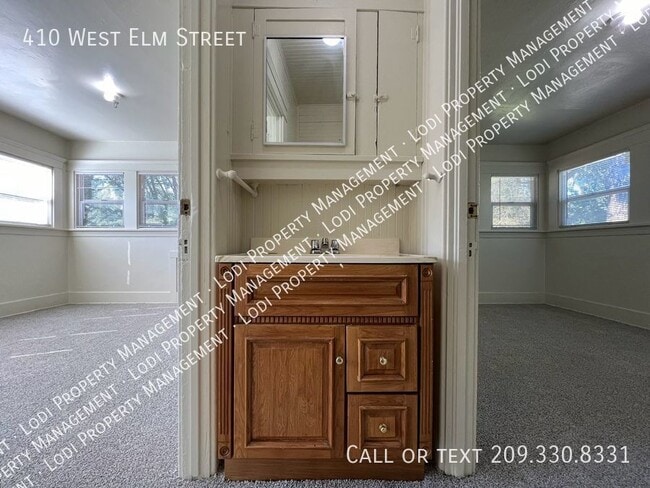 Building Photo - 410 W Elm St