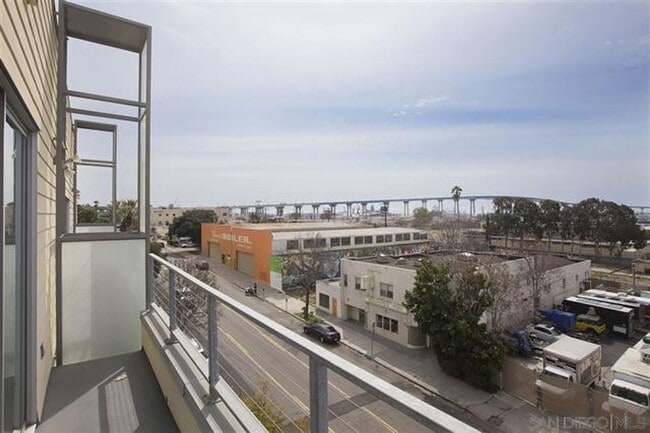 Building Photo - $1000 RENT CREDIT FOR JUNE MOVE-INS! - 5-Story UNIQUE Industrial Townhome - 3BD/4BA - w/ Open Flo...