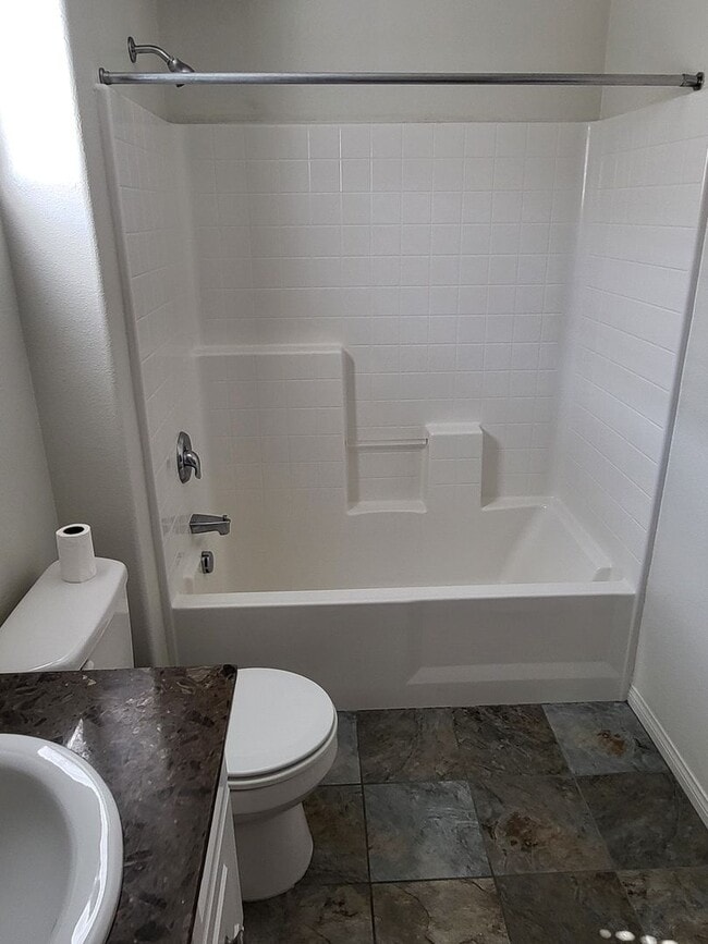 Building Photo - Otay Ranch 3 bedroom 2.5 bath 1917 sqft 2 ...