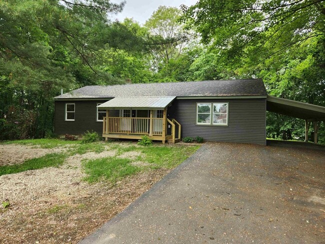 Primary Photo - 14 Bay St