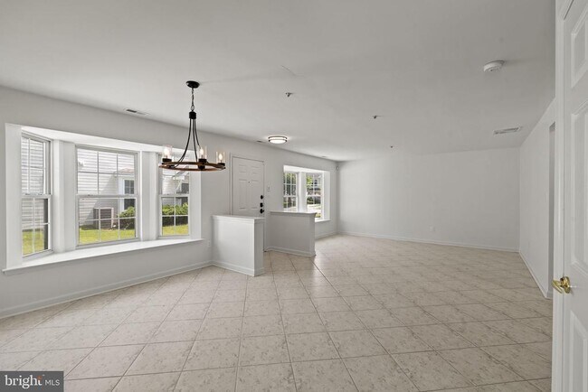 Building Photo - 124 Buckingham Way
