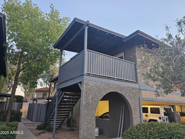 Building Photo - 286 W Palomino Dr