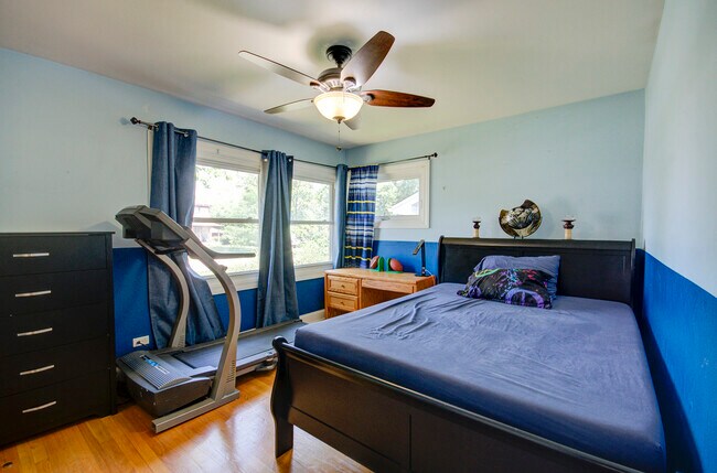 Building Photo - 501 Lincoln Ave