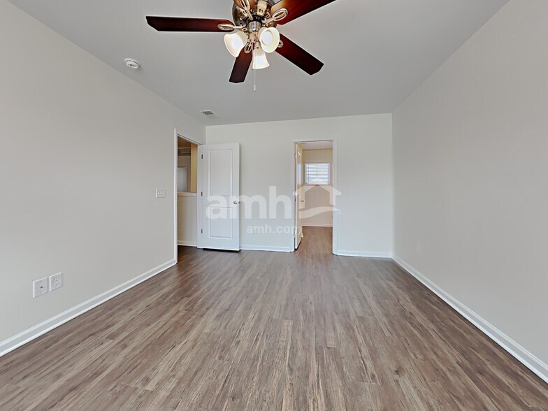 Building Photo - 405 Ridgedale Rd