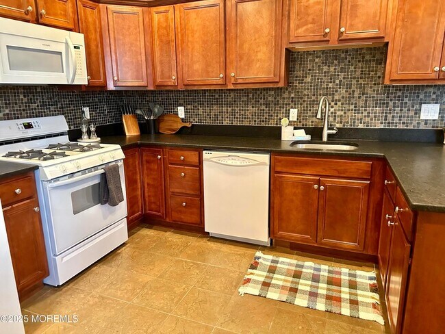 Building Photo - 500 Deal Lake Dr