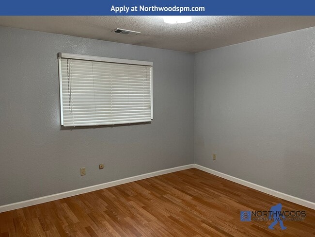 Building Photo - Nice 2 Bedroom 1 Bathroom Duplex-Grants Pass