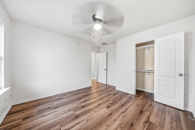 Building Photo - 2403 Summers Glen Ct