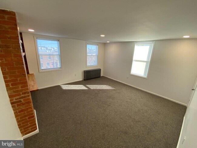 Building Photo - 1216 S 11th St