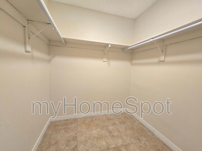 Building Photo - 7225 W Fairfield Dr