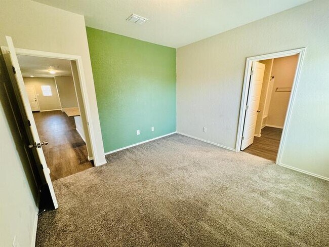 Building Photo - 5936 Olson Bluffs