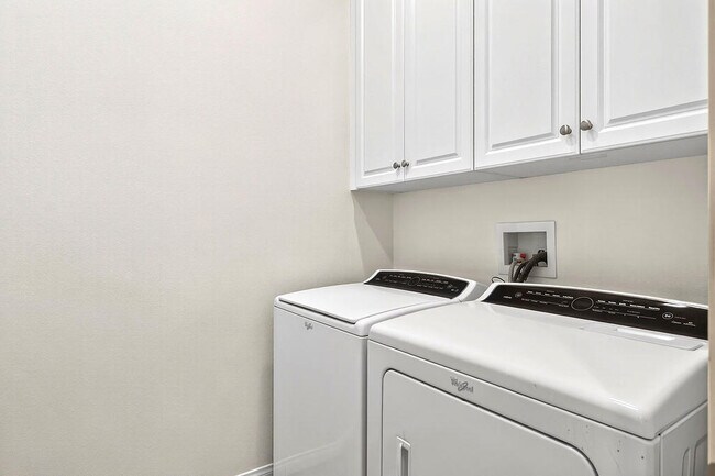 Building Photo - 81344 Corte Compras