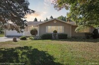 Building Photo - 245 Lynbrook Dr