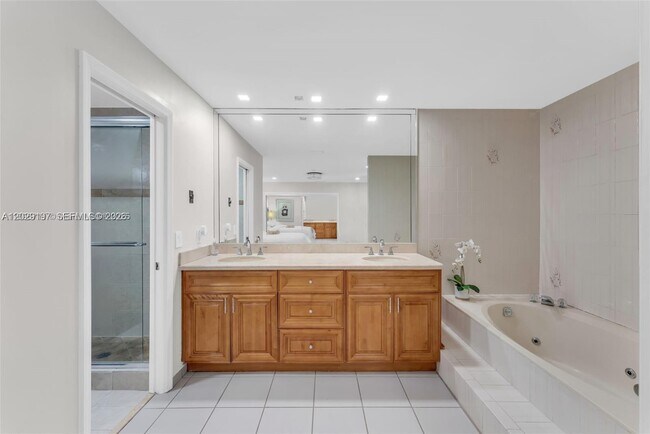 Building Photo - 1417 SW 139th Ave