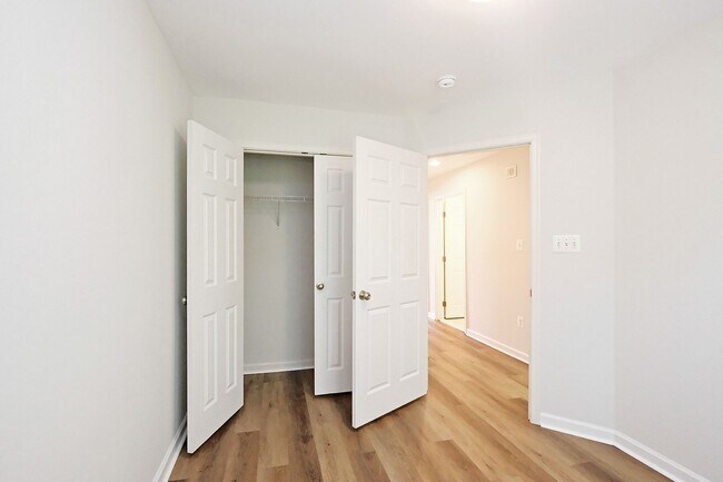 Building Photo - Dog-Friendly 4BR Cherry Hill Townhome with 2-Car Garage