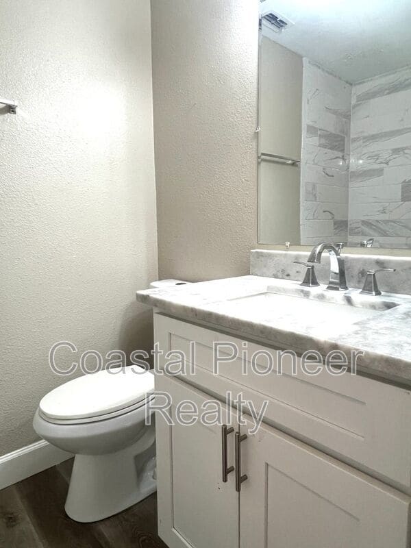 Building Photo - 1413 Thistledown Dr