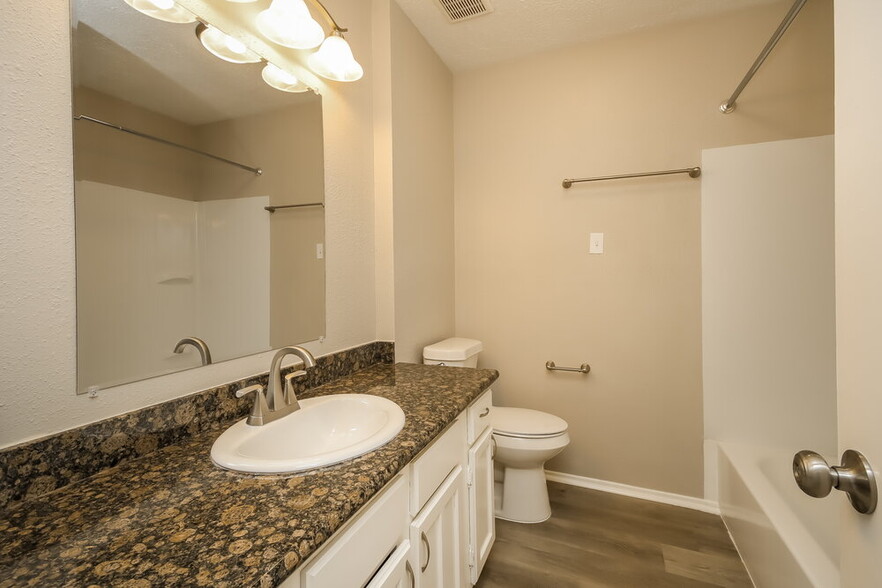 Building Photo - 21206 Waymare Ln