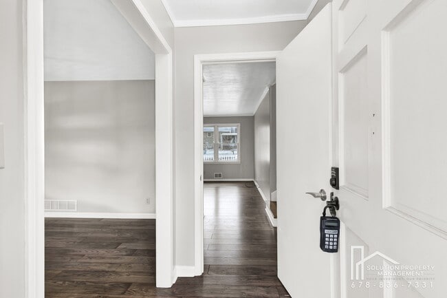 Building Photo - 3925 Chicamauga Dr