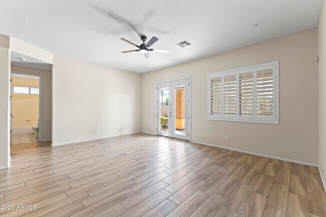 Building Photo - 15053 W Cameron Dr